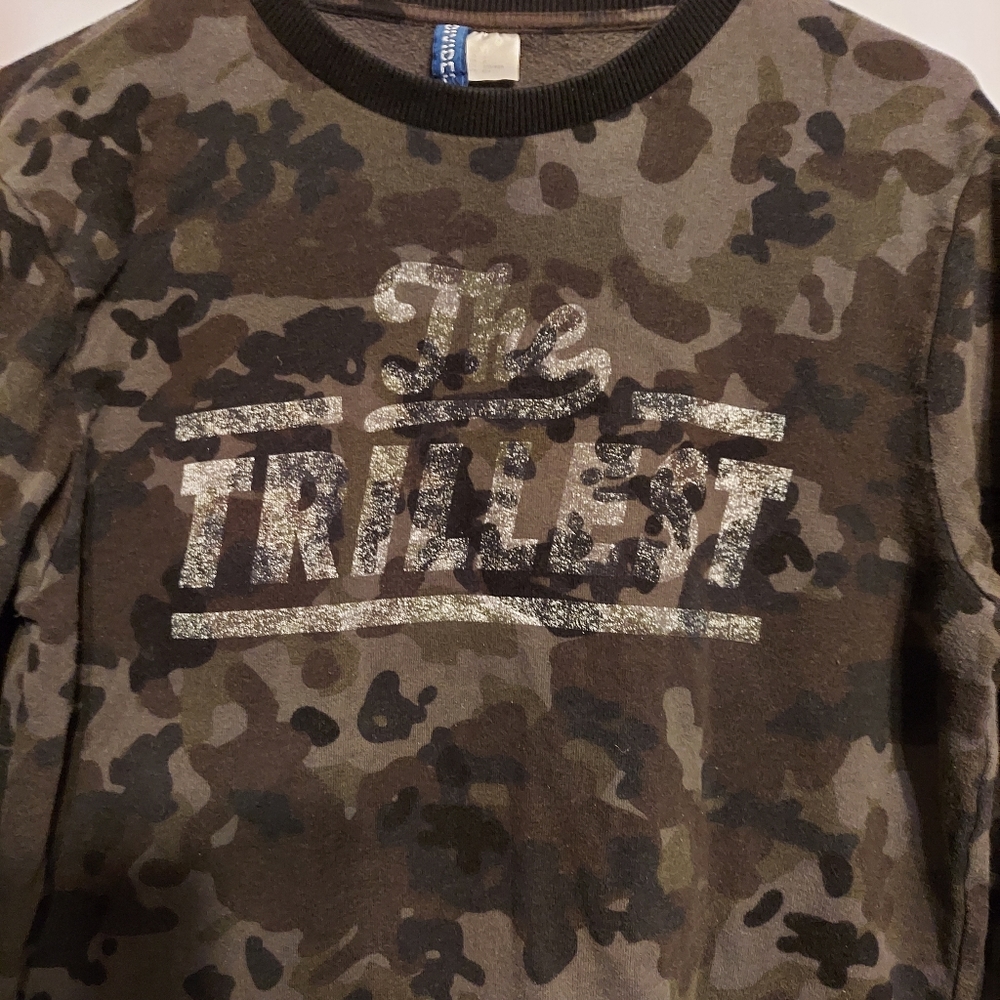 Y2K Divided Camo Sweatshirt Size Small Green Grey Loungewear Military Camouflage